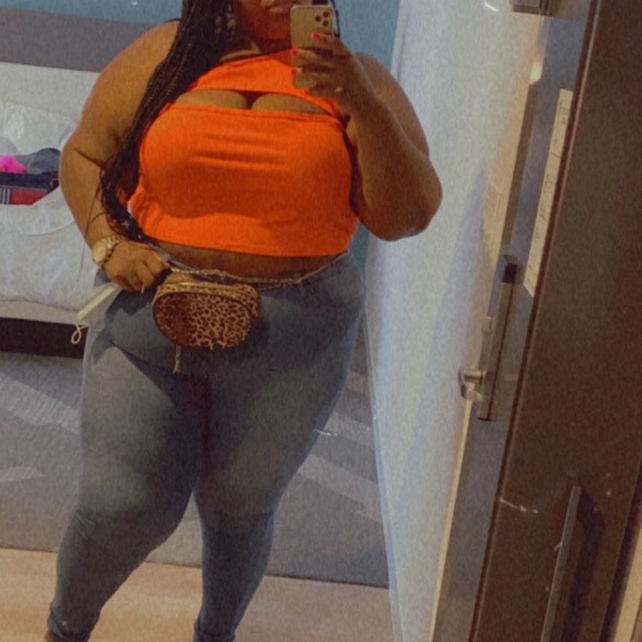 Fashion Nova Tops - Orange ribbed crop top
